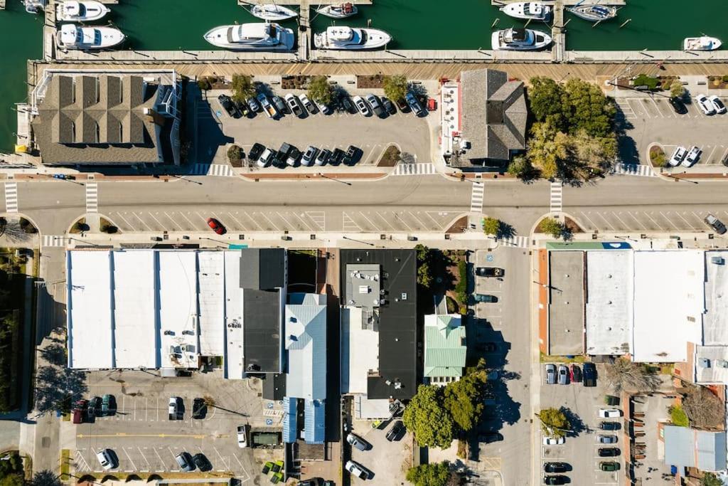 Why Knot Getaway…Rooftop With Waterview! Unit F Beaufort Eksteriør billede